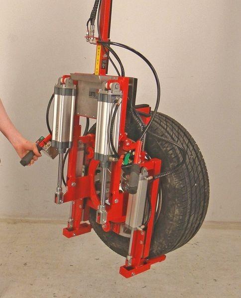 Gripper-for-wheels-with-a-tilting-module